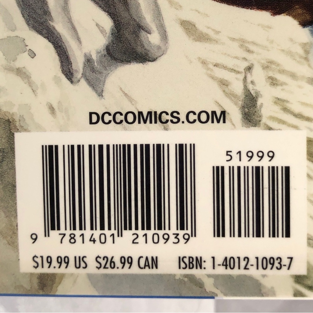 WONDER WOMAN: MISSION’S END Graphic Novel - Picture 4 of 5
